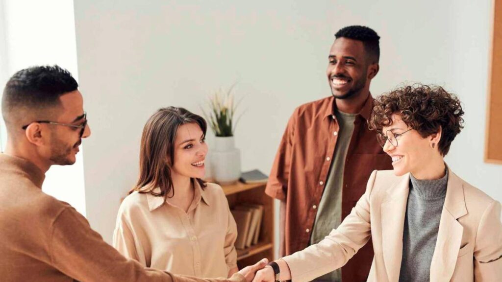 Felicidad Laboral: Clave para Atraer, Retener y Potenciar el Talento